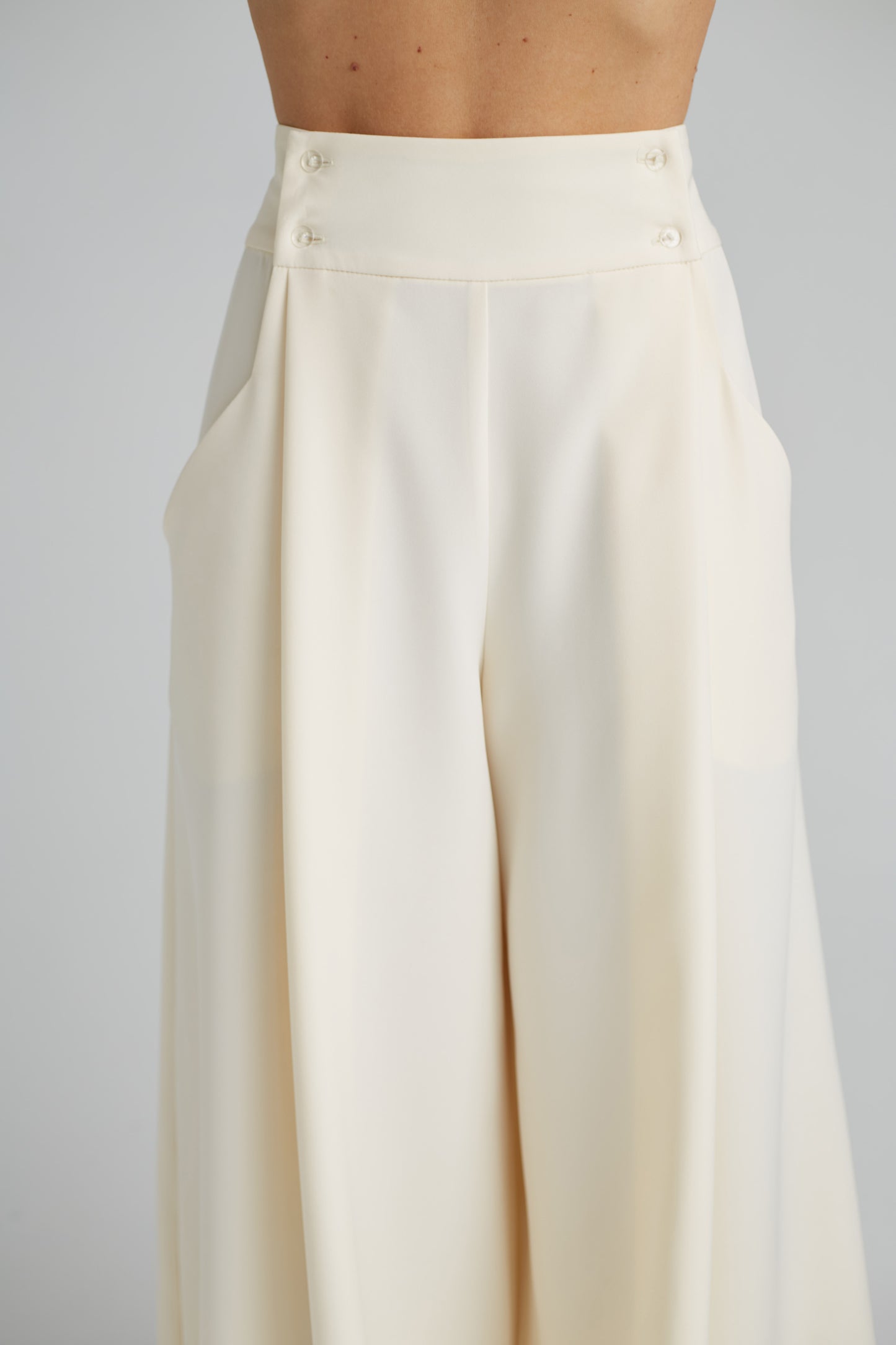 PRE ORDER: KELNĖS "FLOWY" GELSVA