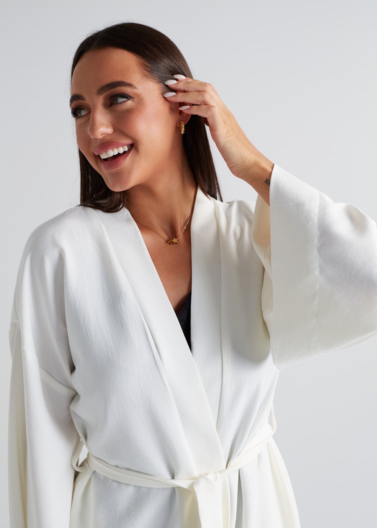 baltas kimono
