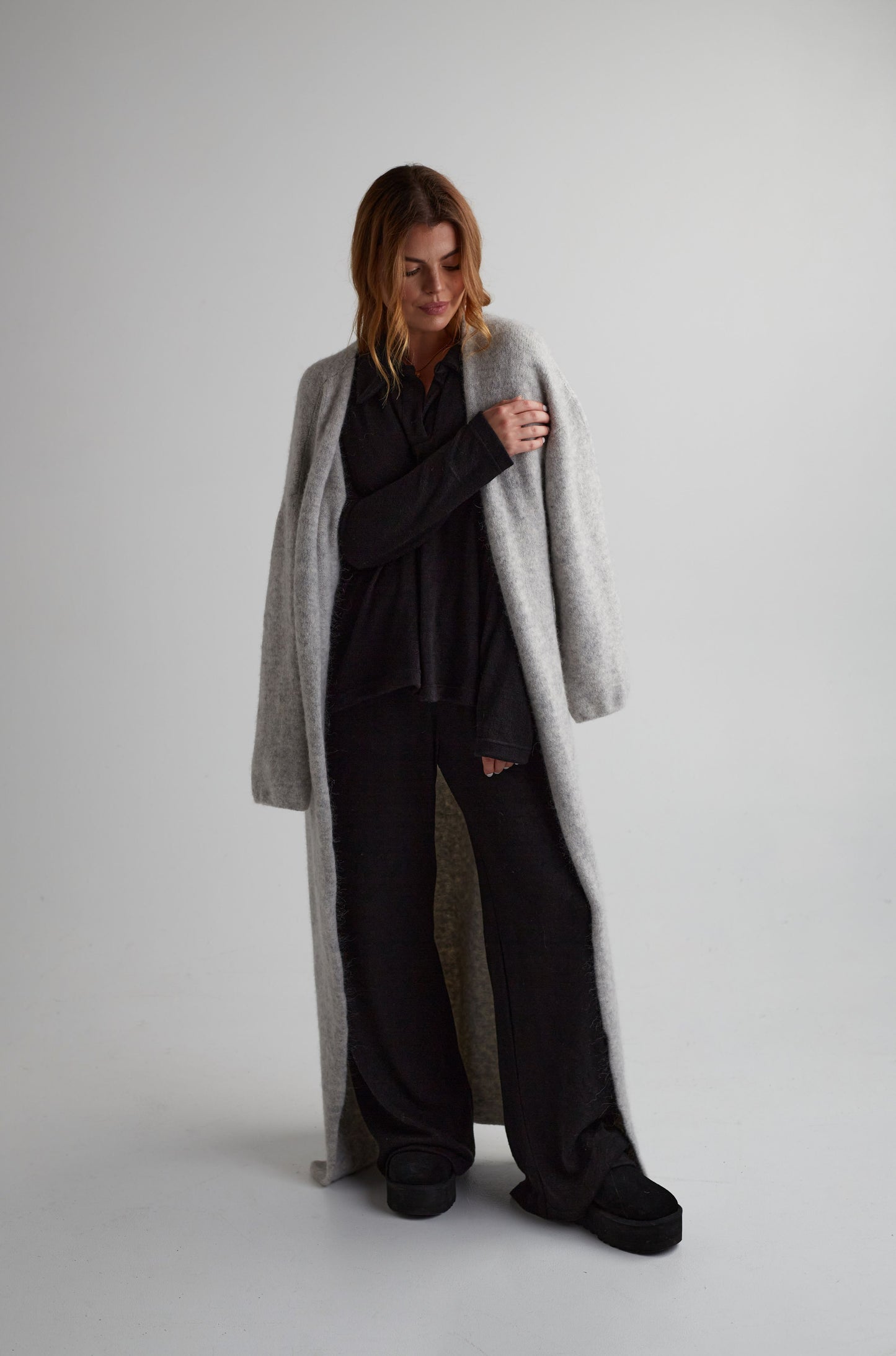 PRE ORDER: KOSTIUMĖLIS “COZY" JUODA