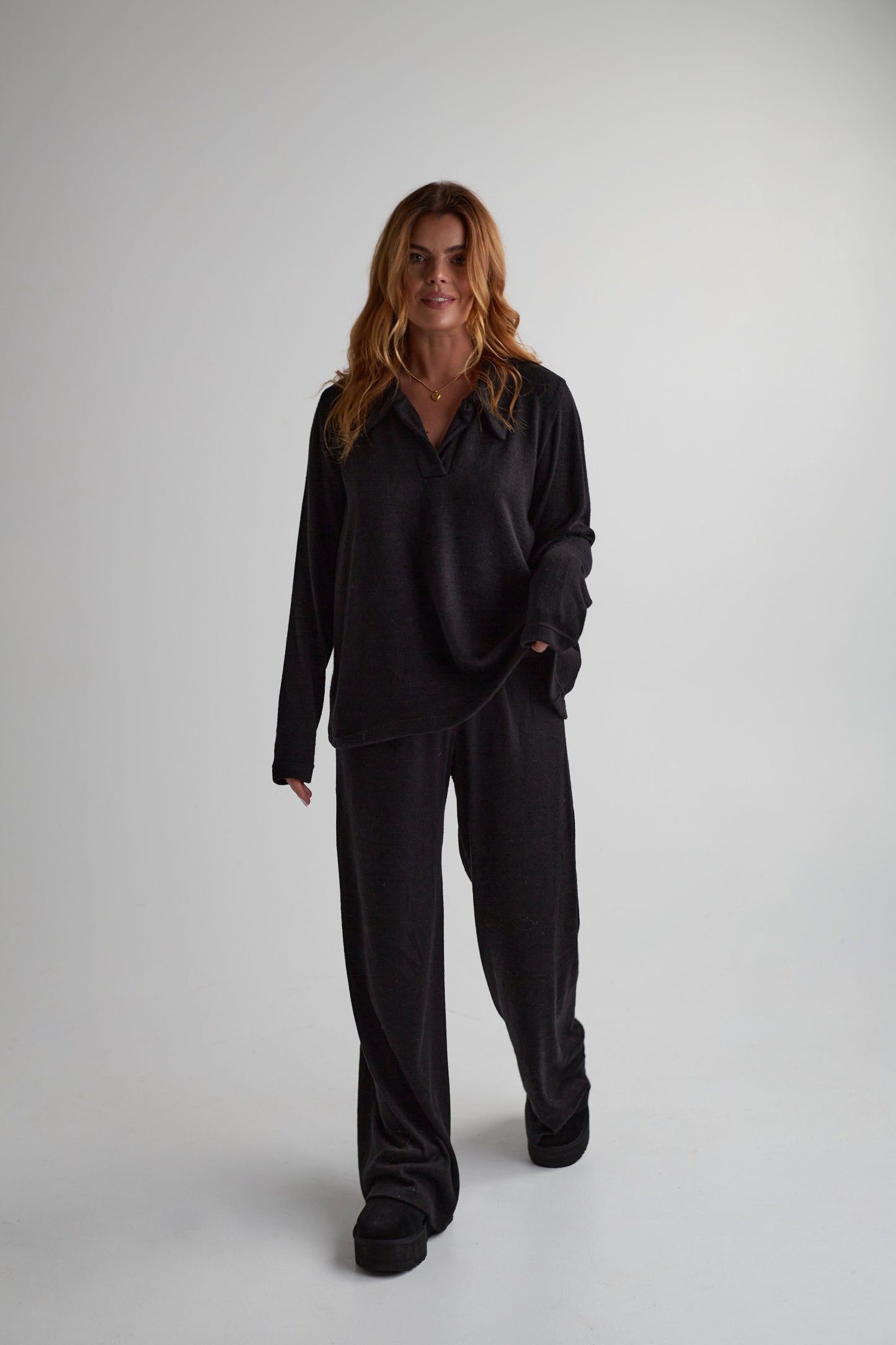 PRE ORDER: KOSTIUMĖLIS “COZY" JUODA