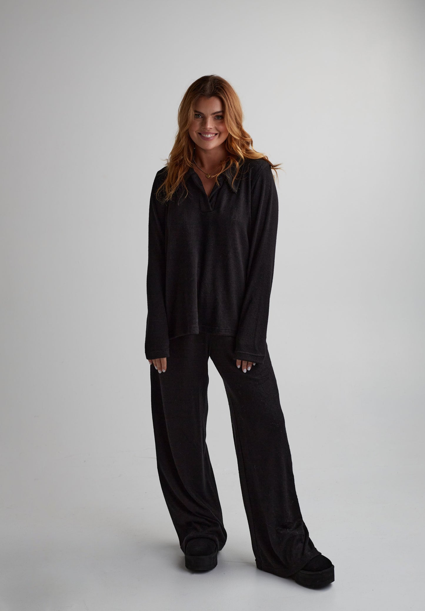 PRE ORDER: KOSTIUMĖLIS “COZY" JUODA