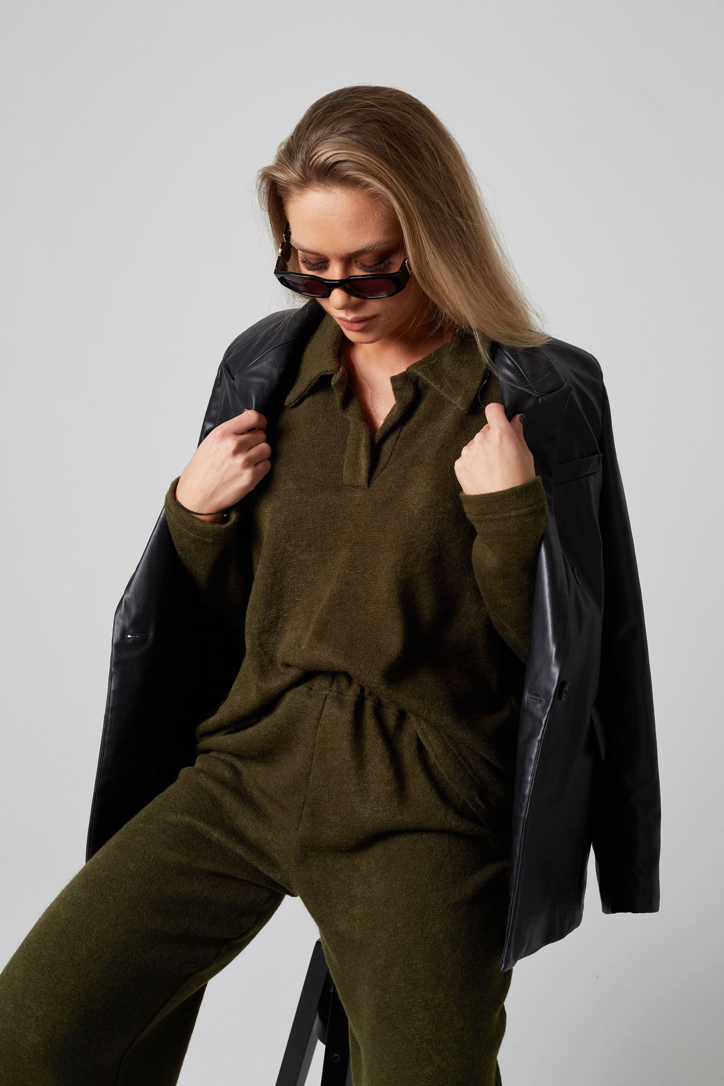 PRE ORDER: KOSTIUMĖLIS “COZY" ŽALIA
