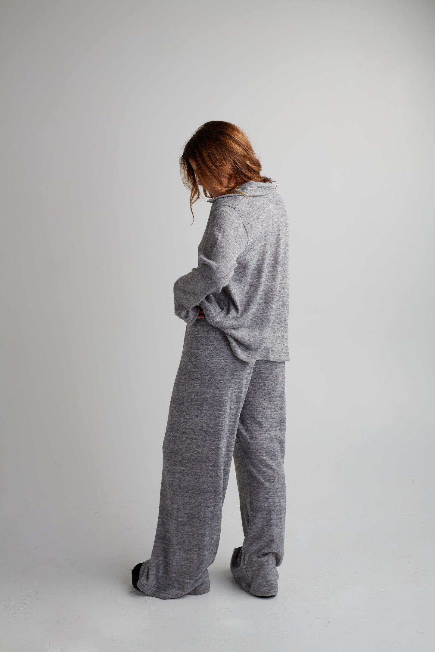 PRE ORDER: KOSTIUMĖLIS “COZY" PILKA