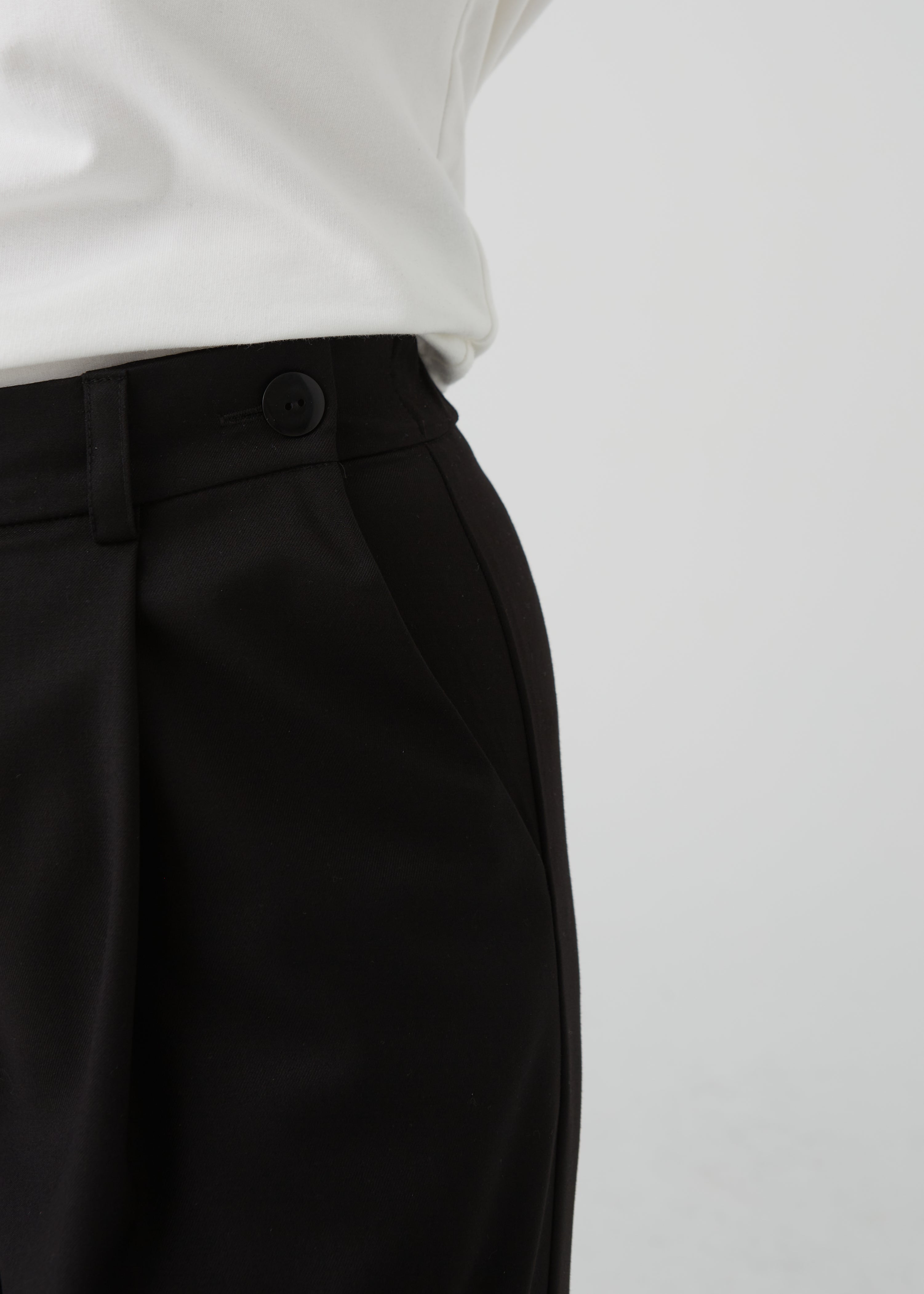 PLAČIOS KELNĖS "SPELL" JUODA