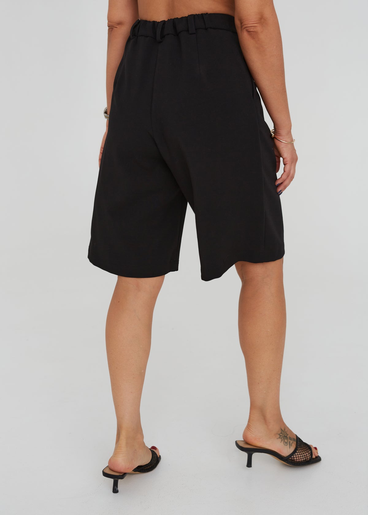 PRE ORDER: ŠORTAI "BERMUDA" JUODA
