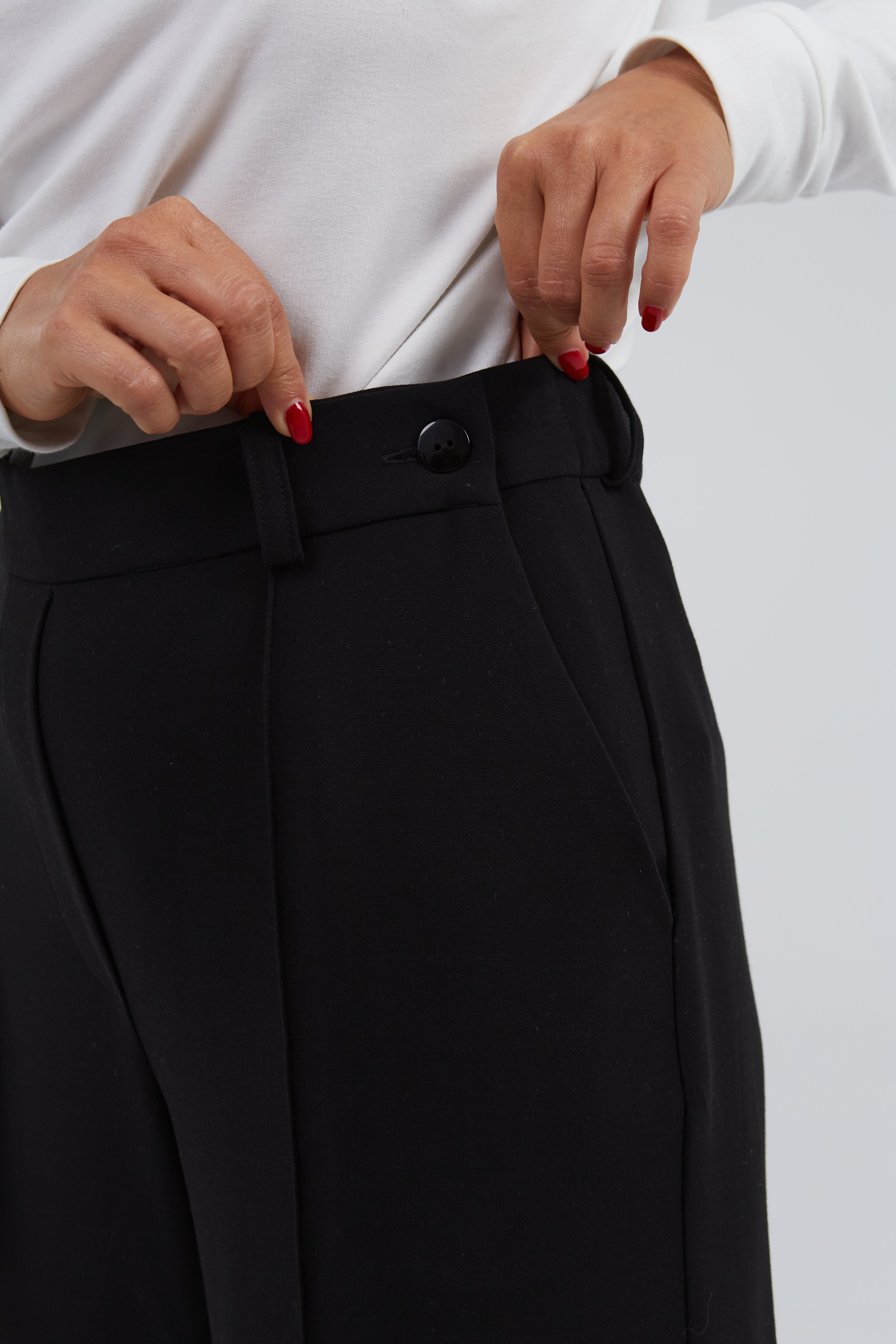 PLAČIOS KELNĖS "MODERN" JUODA (Ankstesnė medžiaga)