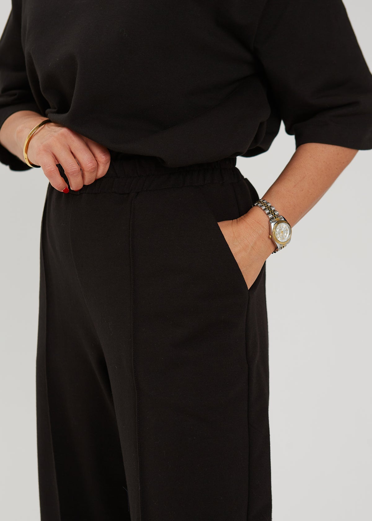 KELNĖS "STYLE" JUODA