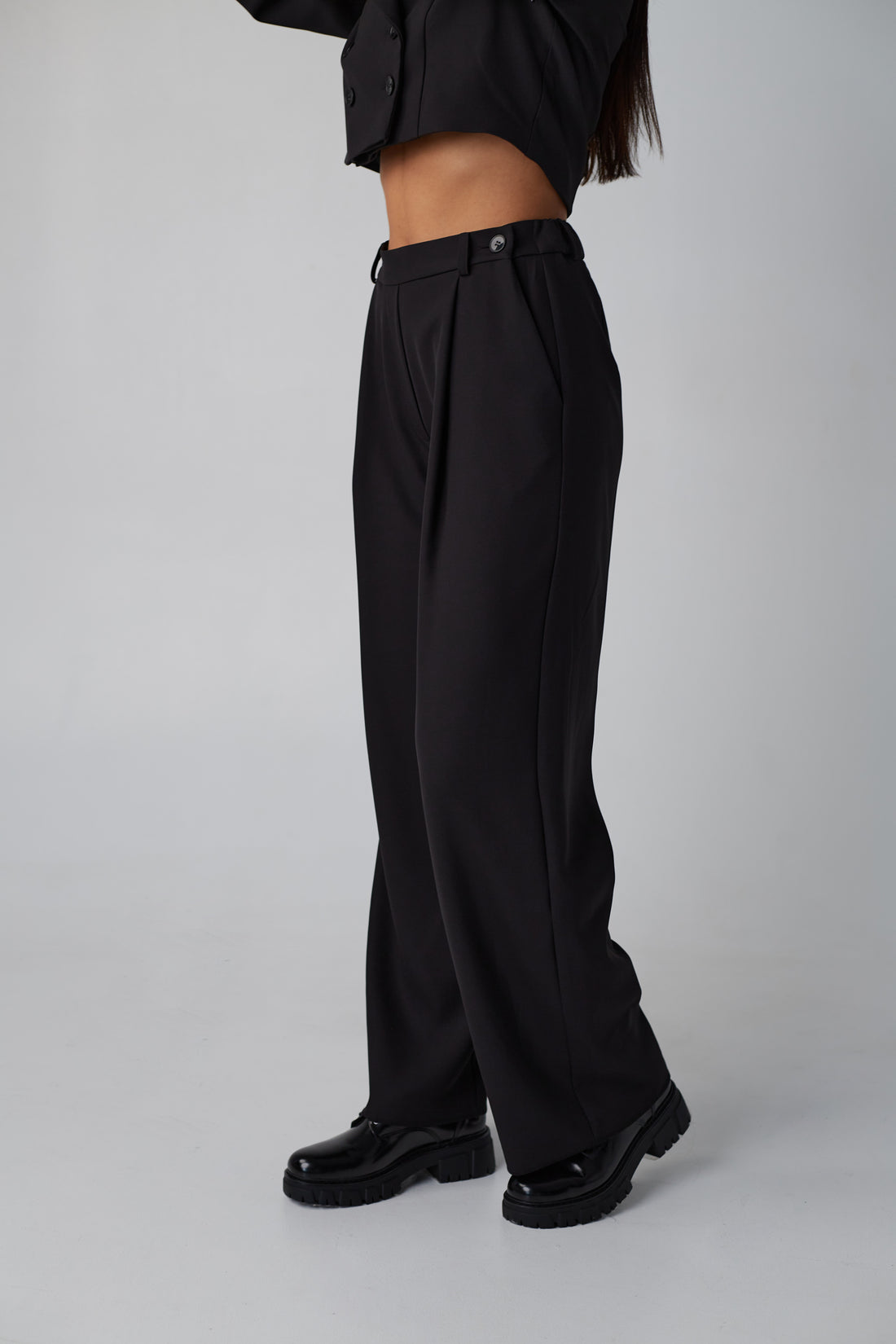 plačios klenės moterims SPELL juoda