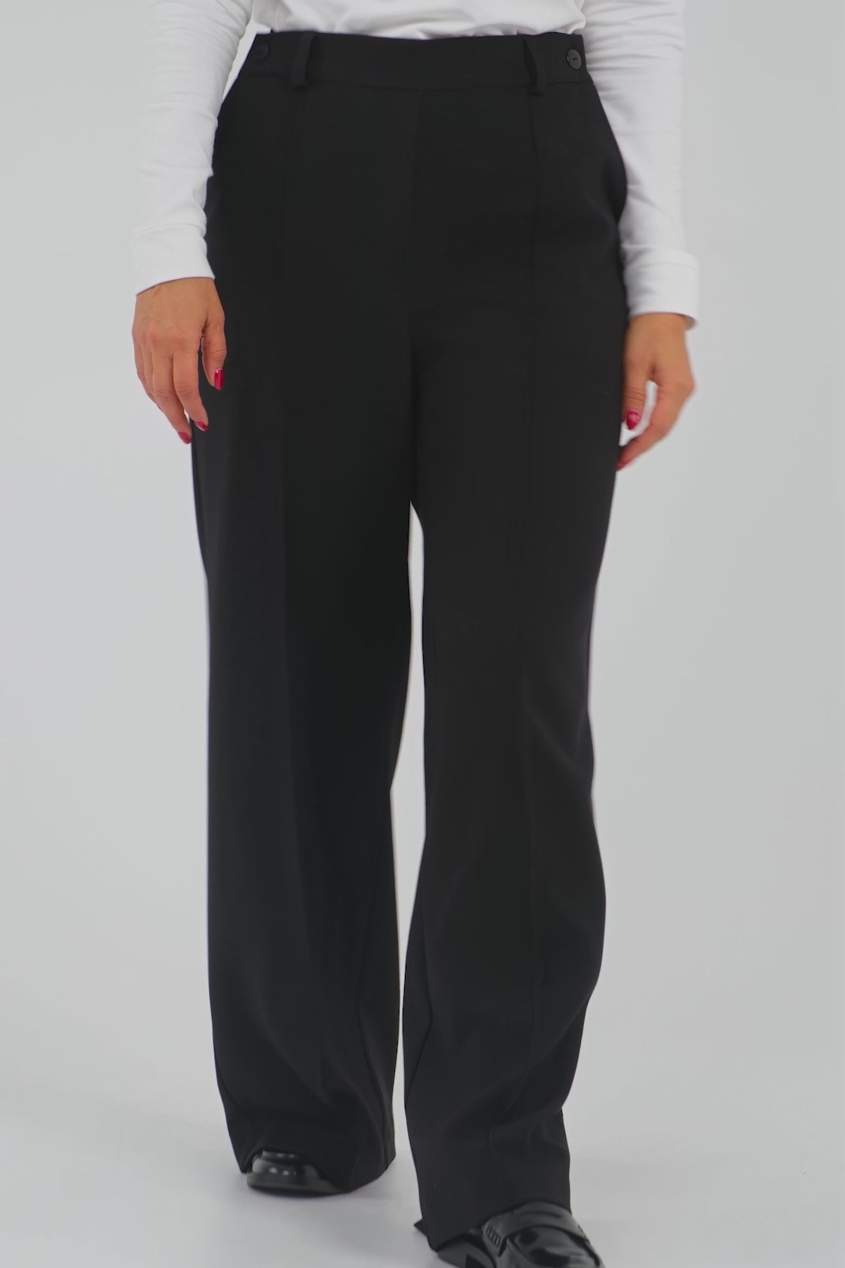 PLAČIOS KELNĖS "MODERN" JUODA (Ankstesnė medžiaga)